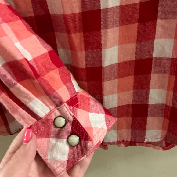 Sonoma Women’s Button-up Blouse Red Pink Plaid Long Sleeve Size L-petite - Picture 5 of 5